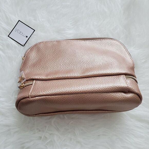 Macy's makeup bag - Picture 4 of 5